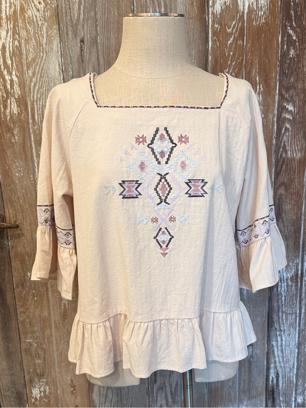 MOON RIVER NWT Size Large Embroidered Square Neck Ruffle Cream Bohemian Top